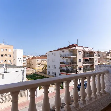 Rentafive - 8Pax - Terraza - 1Min Playa Apartment